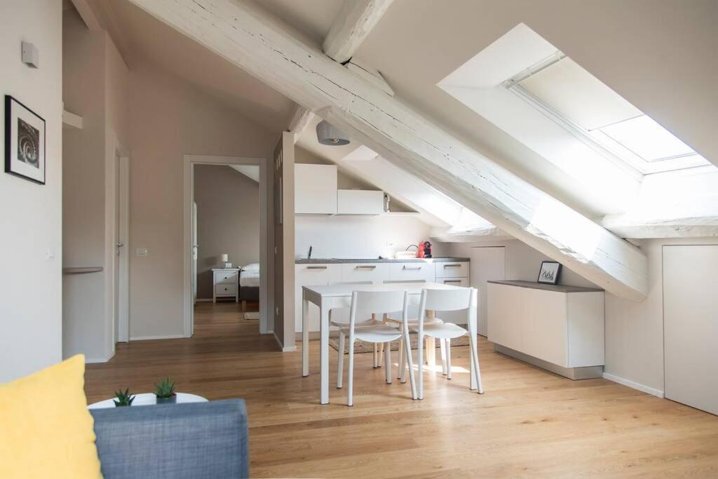 Breathtaking Castle View Youhosty - Quintino Sella Milan Extérieur photo