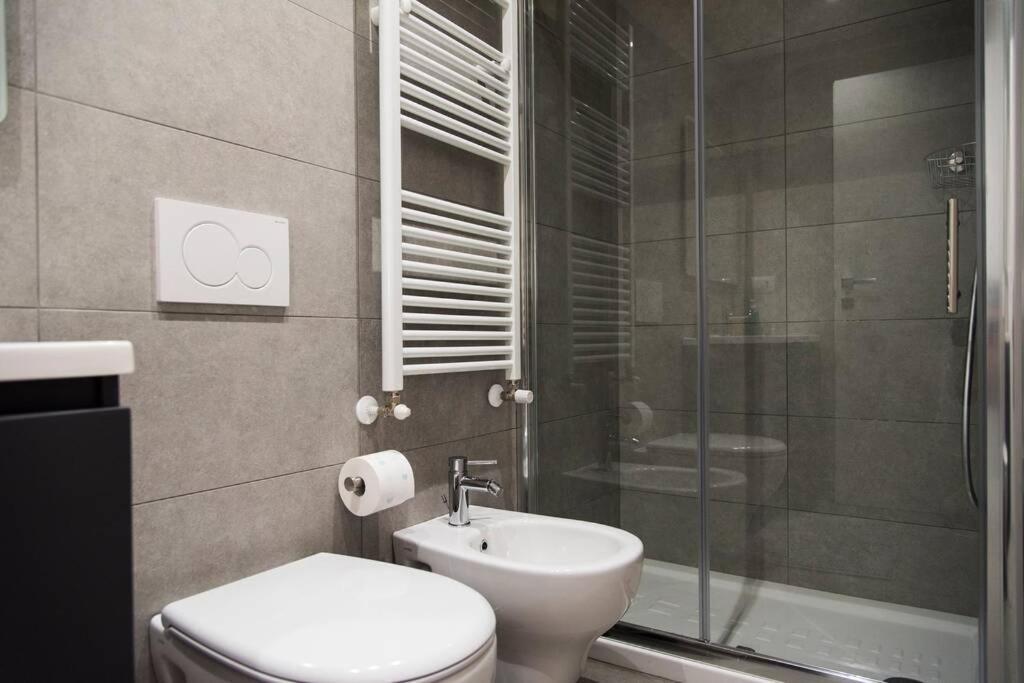 Breathtaking Castle View Youhosty - Quintino Sella Milan Extérieur photo