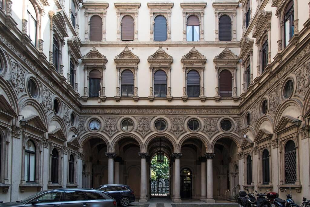 Breathtaking Castle View Youhosty - Quintino Sella Milan Extérieur photo