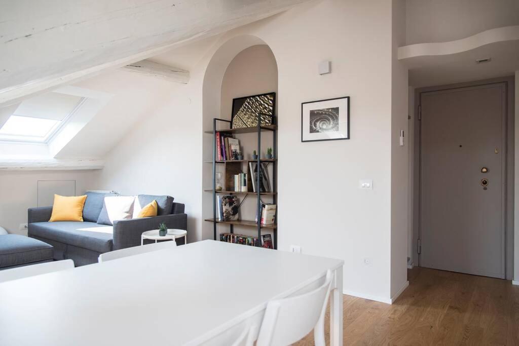 Breathtaking Castle View Youhosty - Quintino Sella Milan Extérieur photo