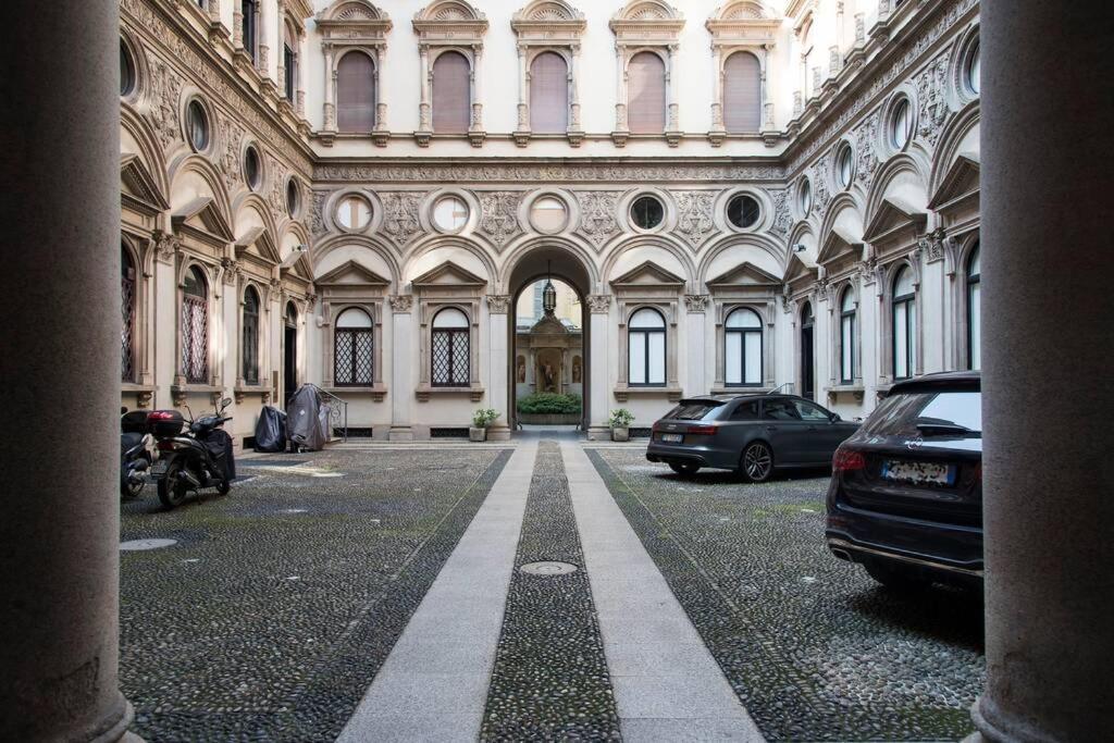 Breathtaking Castle View Youhosty - Quintino Sella Milan Extérieur photo