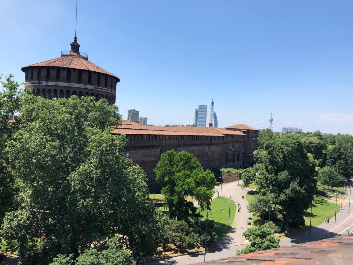 Breathtaking Castle View Youhosty - Quintino Sella Milan Extérieur photo